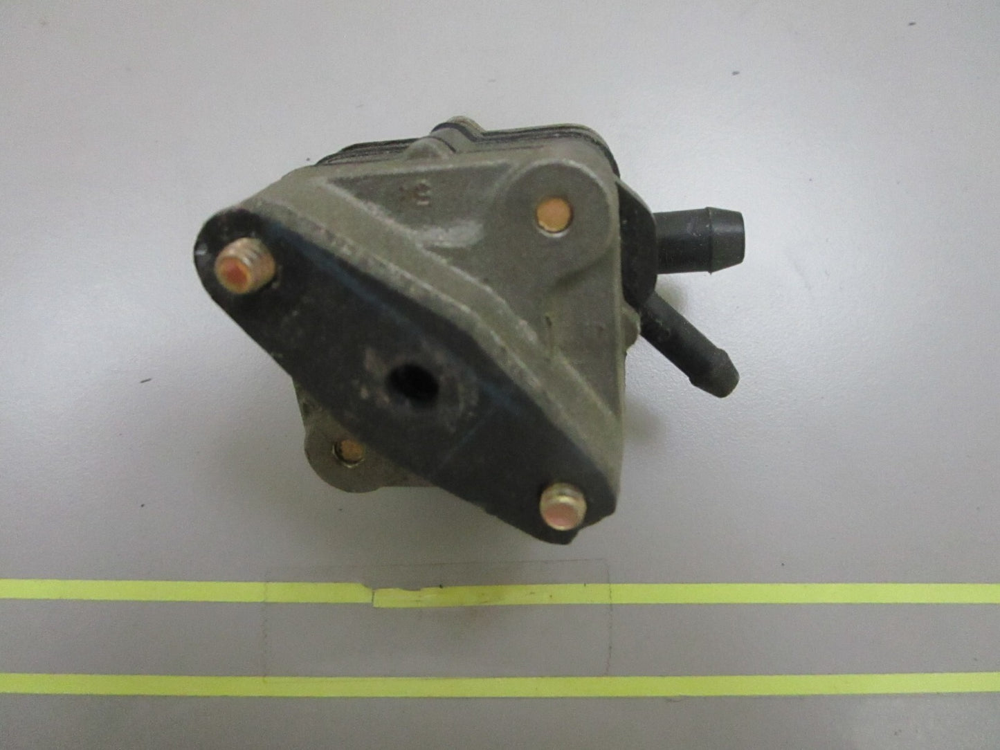 *NEW OEM* 0810 OMC Johnson Evinrude Fuel Pump 391667 0391667