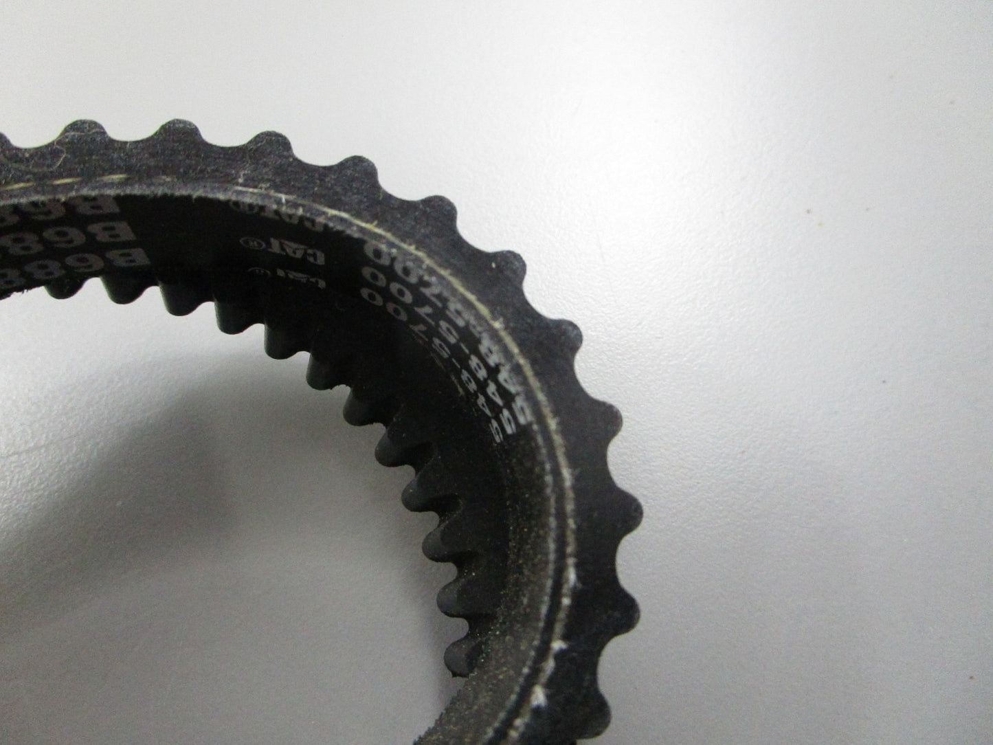*NEW OEM* 0810 CAT V-Belt 548-5700