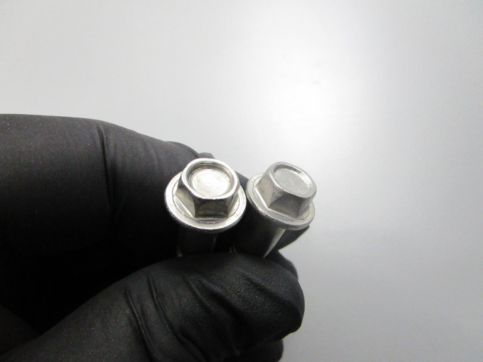 *NEW OEM* (LOT OF 2) 0810 OMC Johnson Evinrude Screw 324816 0324816