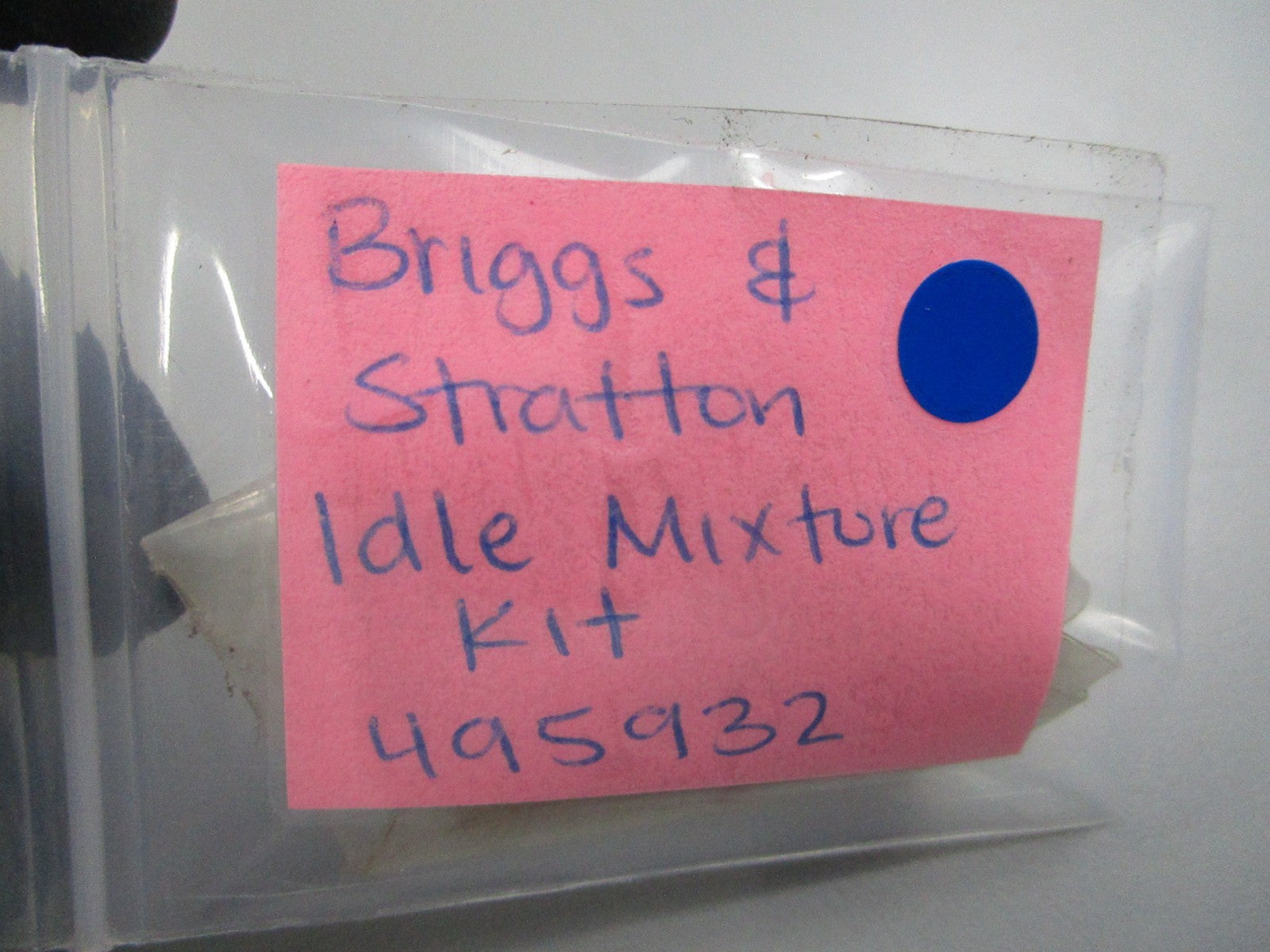 NEW OEM 495932 Briggs & Stratton Idle Mixture Kit 0810