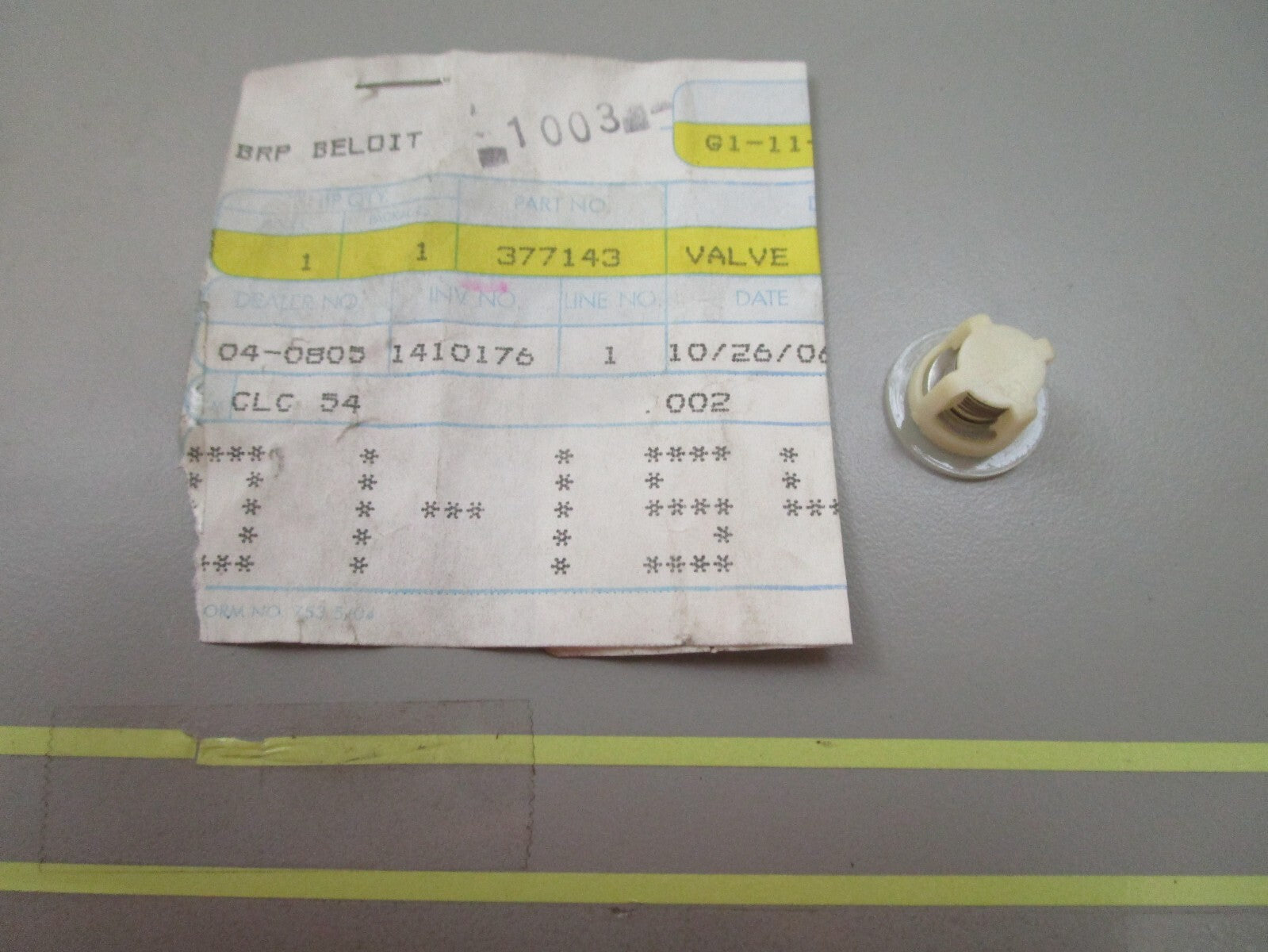 *NEW OEM* 0810 OMC Johnson Evinrude Valve 377143 0377143