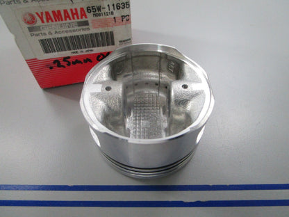 NEW OEM Yamaha Piston 65W-11635-00-00 0810