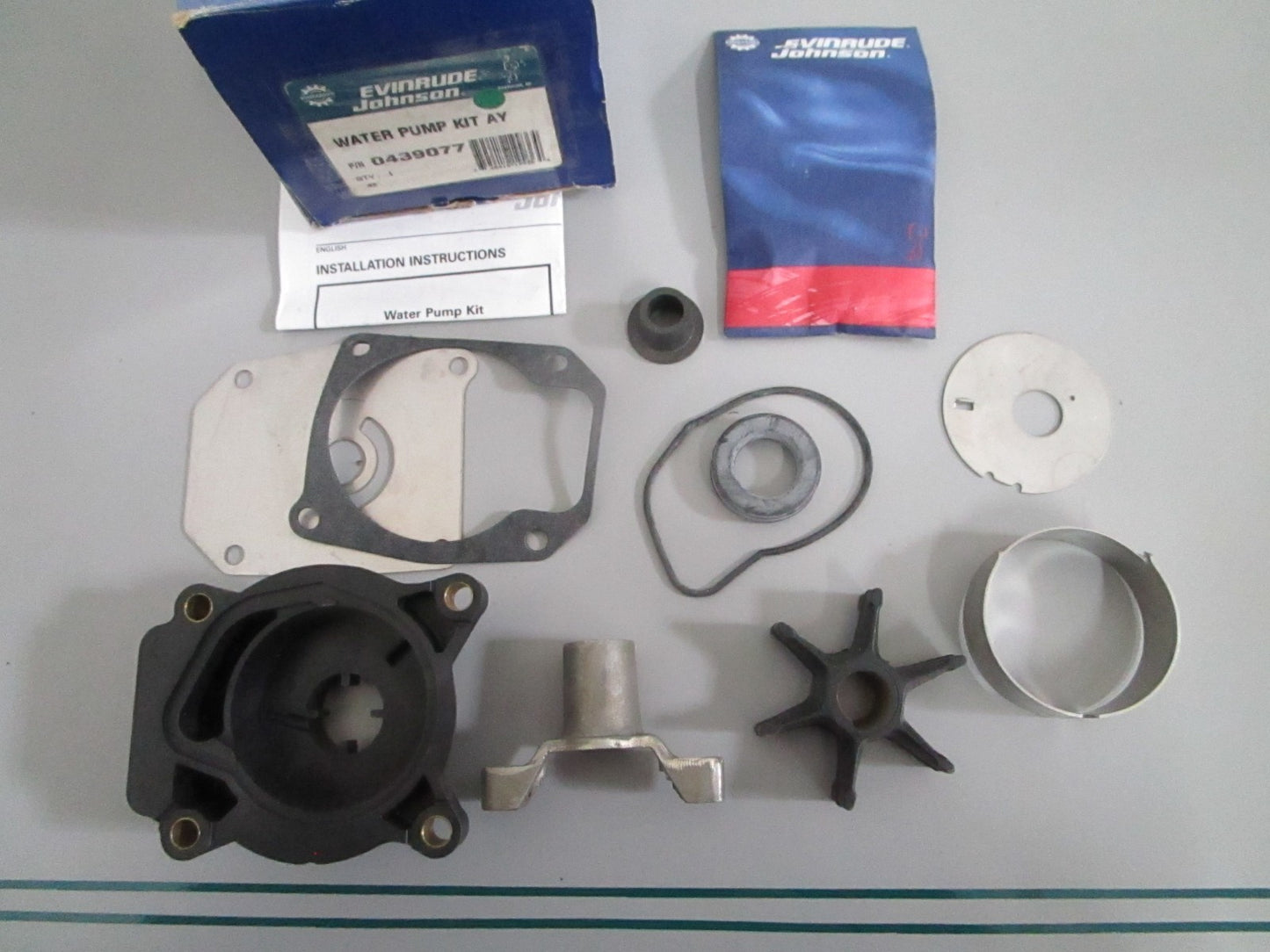 NEW OEM 439077 0439077 OMC Johnson Evinrude Water Pump Kit Assy 0820