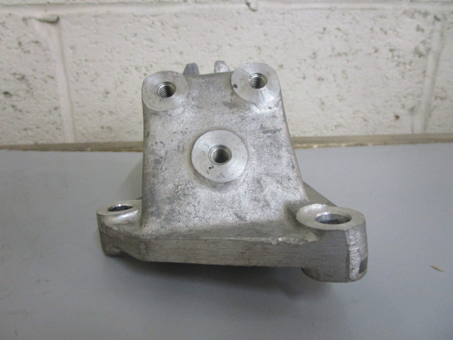 *NEW OEM* 0820 Volvo Penta Engine Bracket 831973