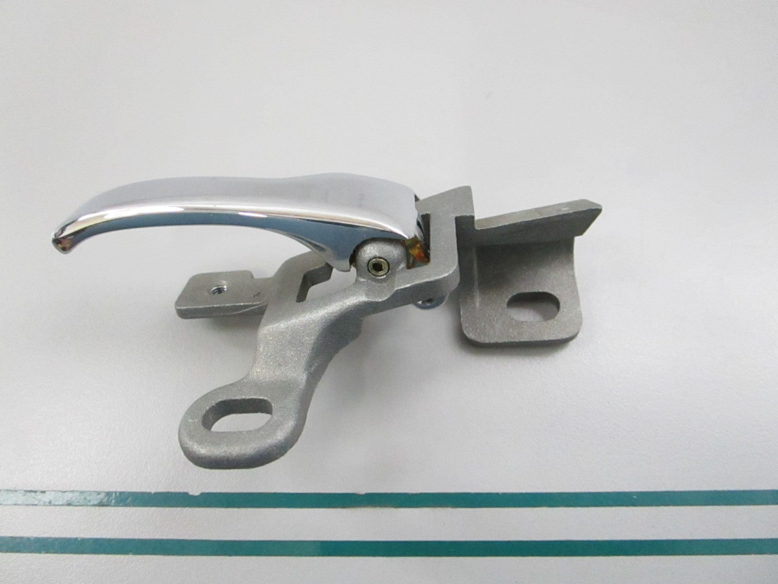 NEW OEM 1237600261 Mercedes-Benz Right Door Handle 0810
