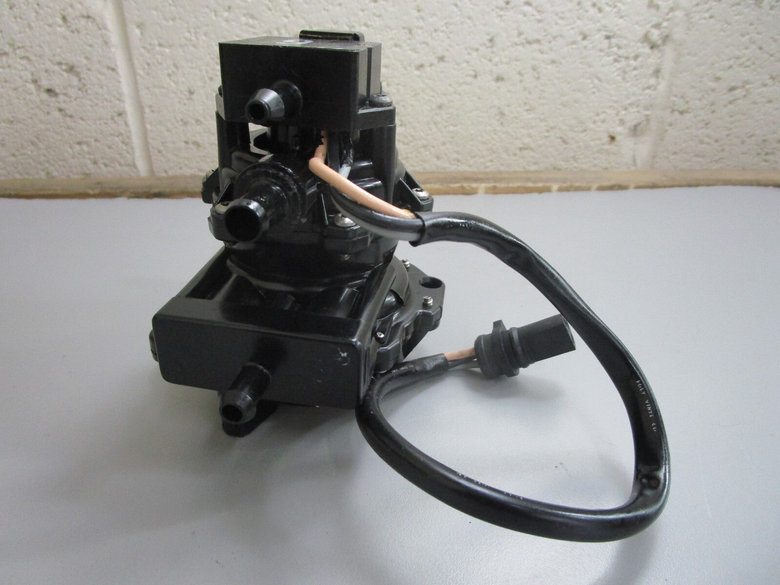 *NEW OEM* 0820 OMC Johnson Evinrude VRO Pump 174875 0174875