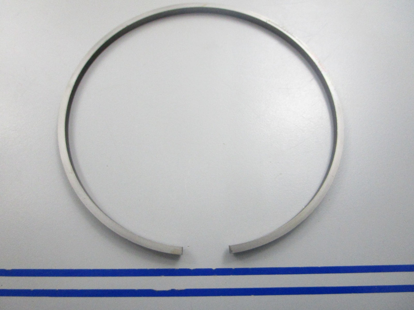 NEW OEM 323749 0323749 OMC Johnson Evinrude Ring 0810
