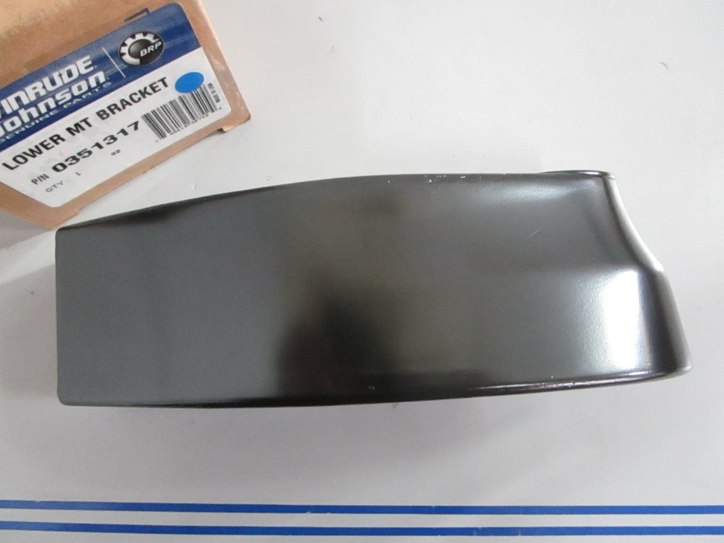 *NEW OEM* 0820 OMC Johnson Evinrude Lower Mount Bracket 351317 0351317