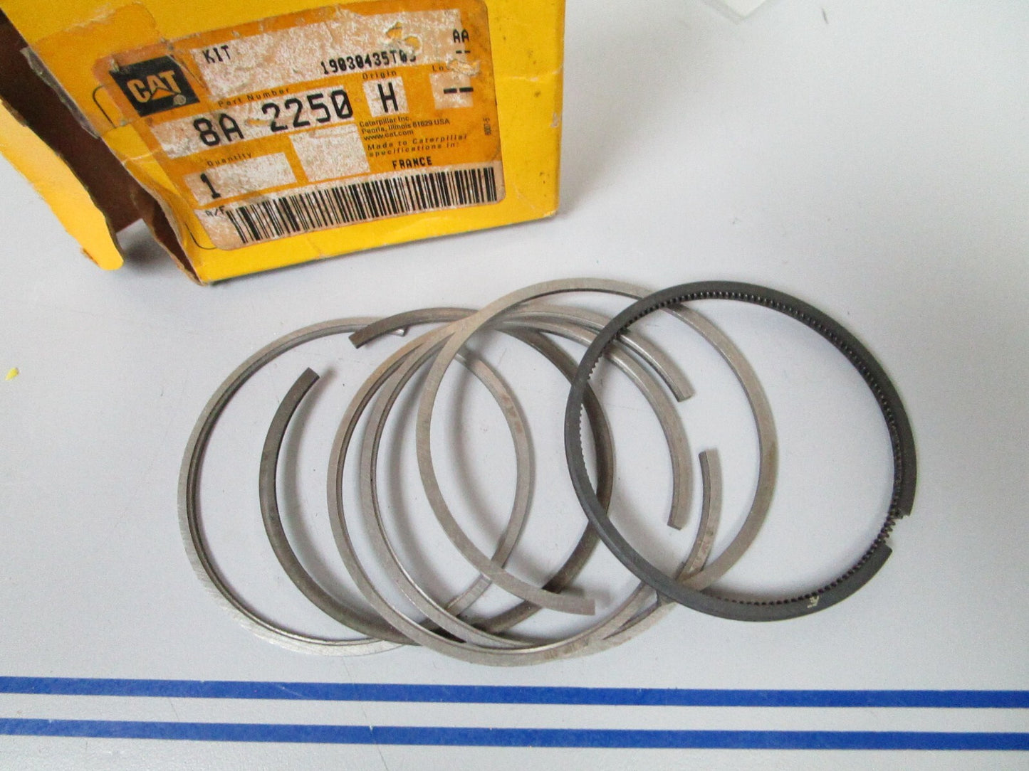 *NEW OEM* 0720 CAT Caterpillar Piston Ring Kit 8A-2250  8A-2250-H