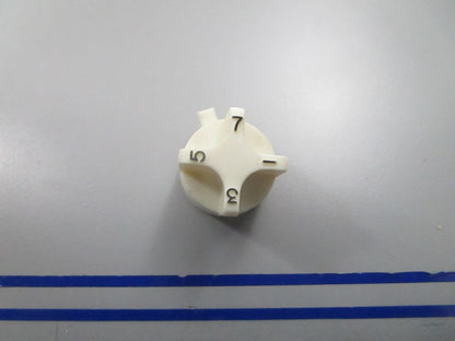 *NEW OEM* 0810 OMC Johnson Evinrude Adjusting Knob 205231 0205231