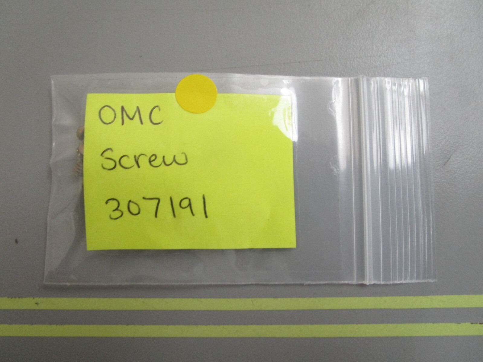 *NEW OEM* (LOT OF 4) 0810 OMC Johnson Evinrude Screw 307191 0307191