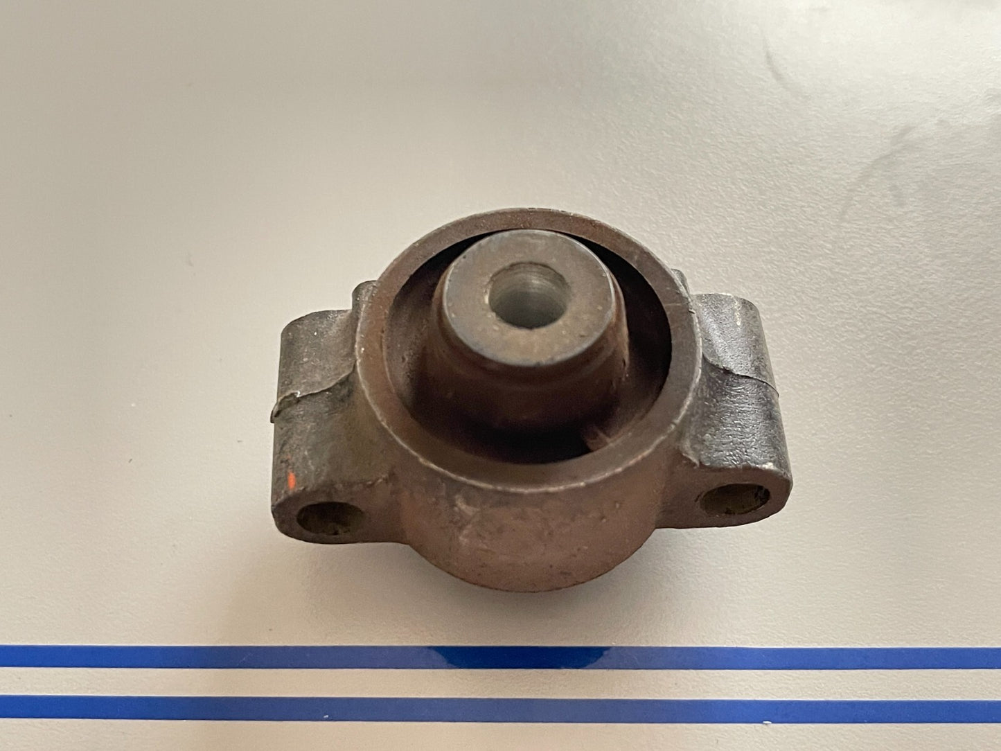 *NEW OEM* 0720 OMC Johnson Evinrude Rubber Mount 382472 0382472