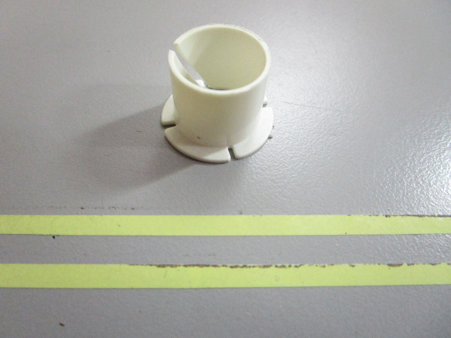 *NEW OEM* 0810 OMC Johnson Evinrude Bushing 315081 0315081