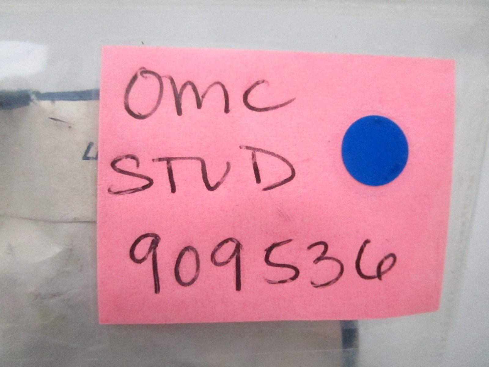 *NEW OEM* 0810 OMC Johnson Evinrude Stud 909536 0909536