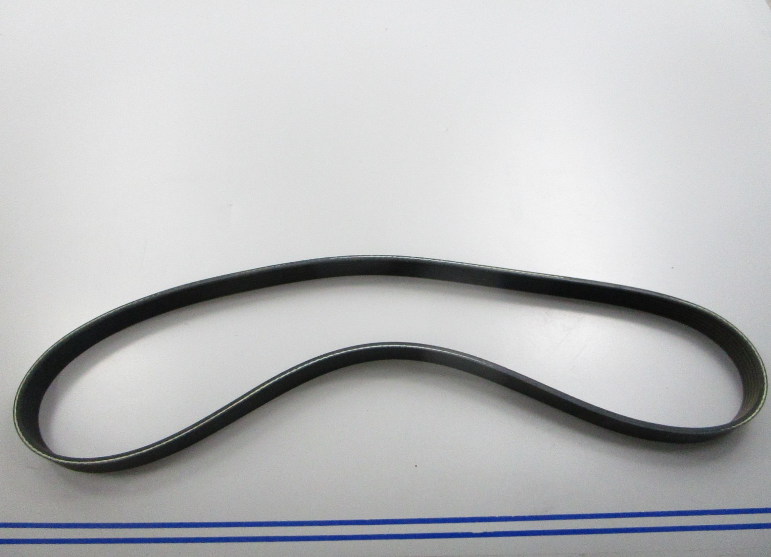 NEW K060410 Gates Micro-V Serpentine Belt 0810