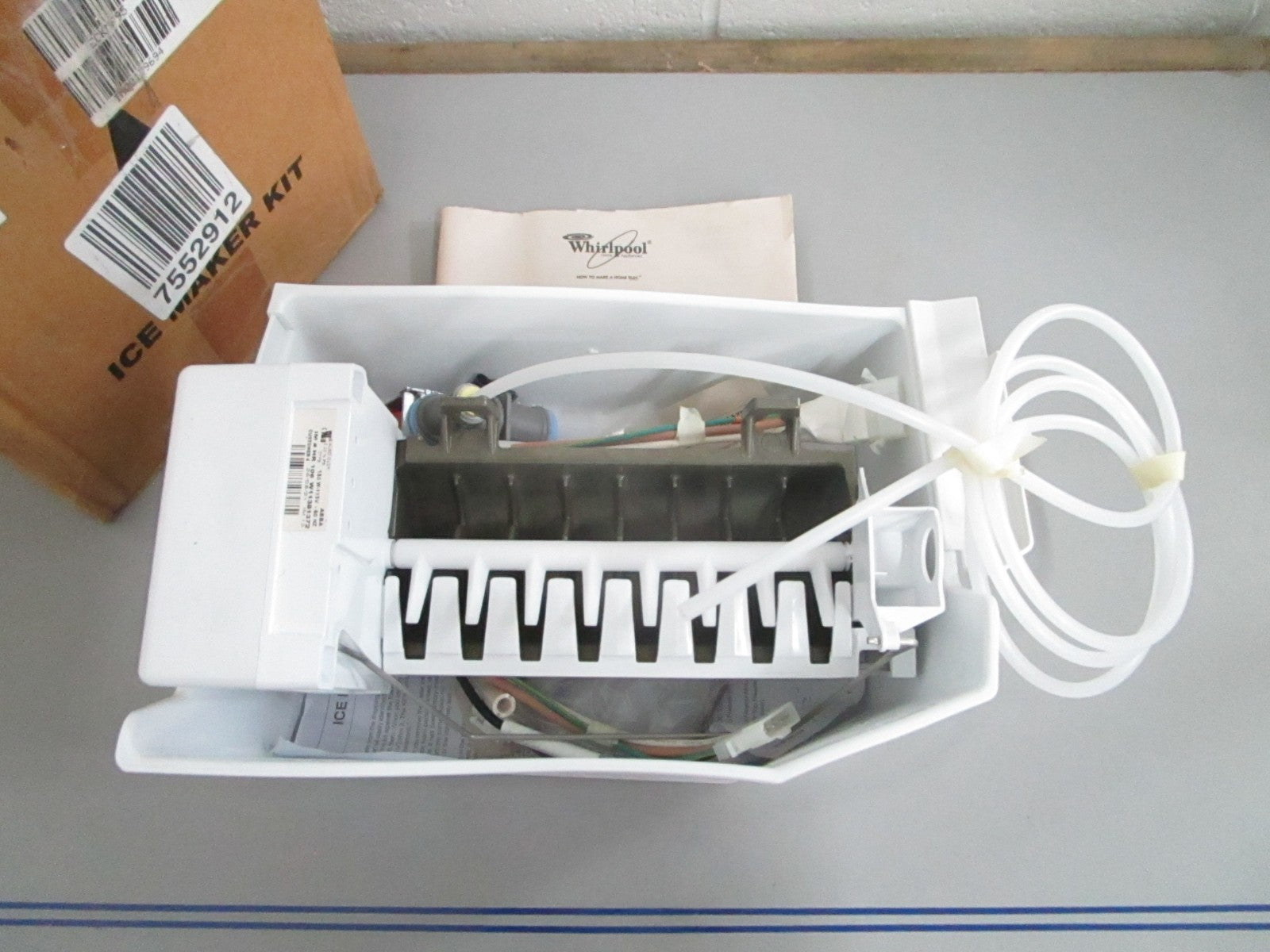 *NEW OEM* 0820 Whirlpool Ice Maker Kit ECKMF95