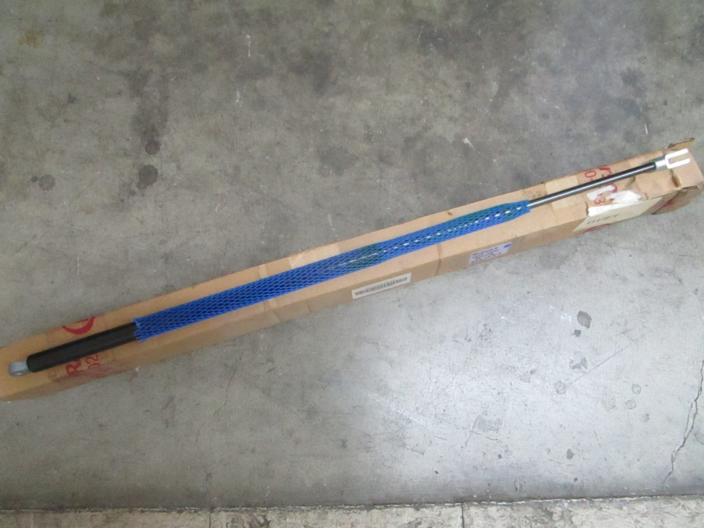 *NEW OEM* 0820 Bobcat Left Gas Spring 6667834