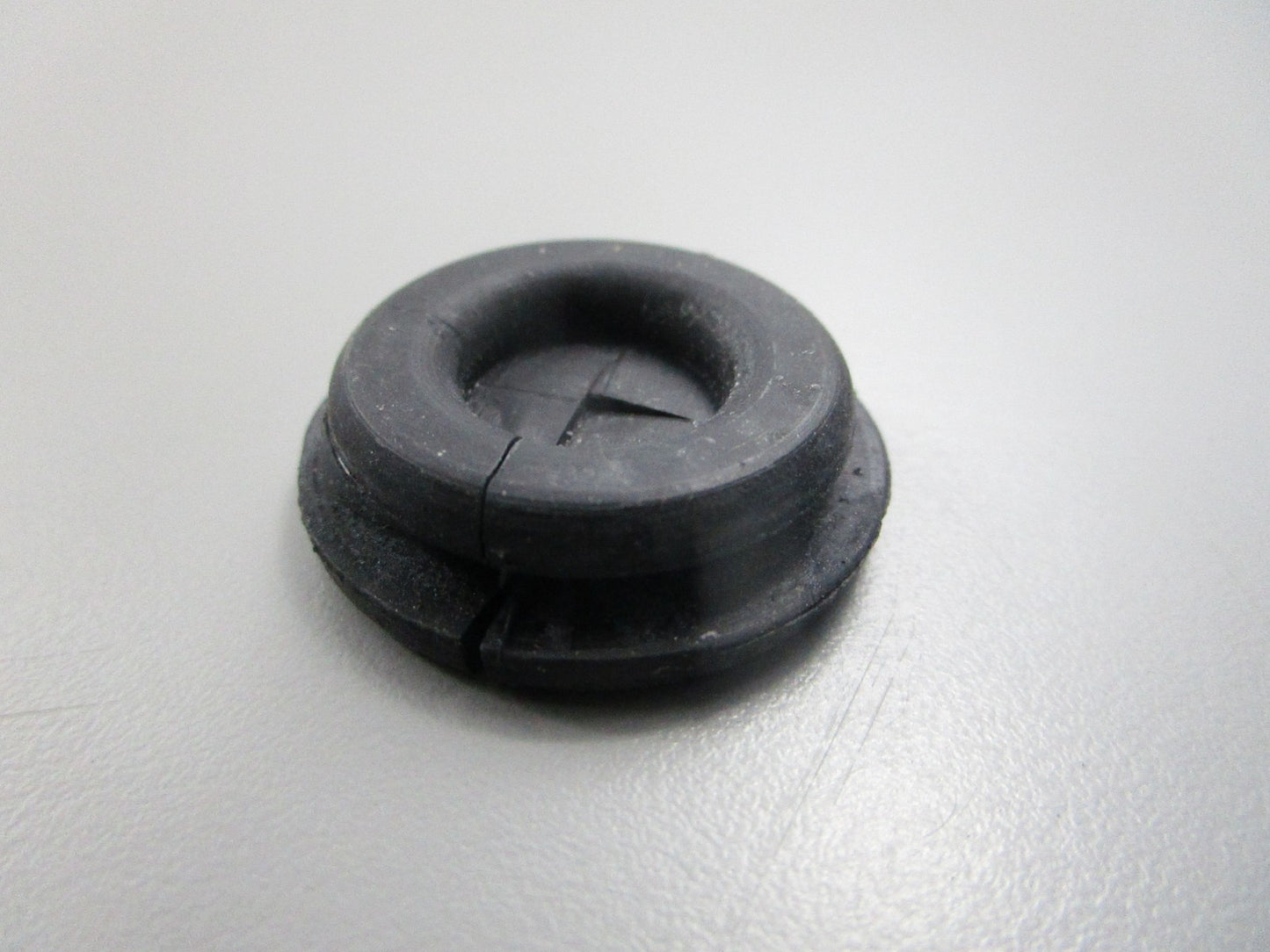 NEW OEM 36656-94310 Suzuki Lead Grommet 0810