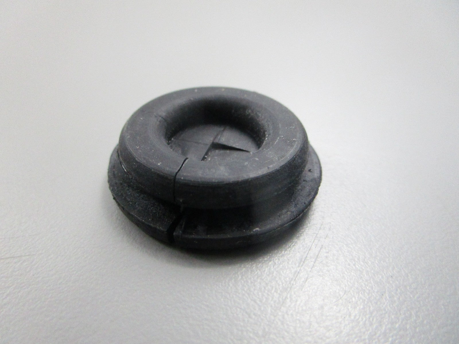 NEW OEM 36656-94310 Suzuki Lead Grommet 0810