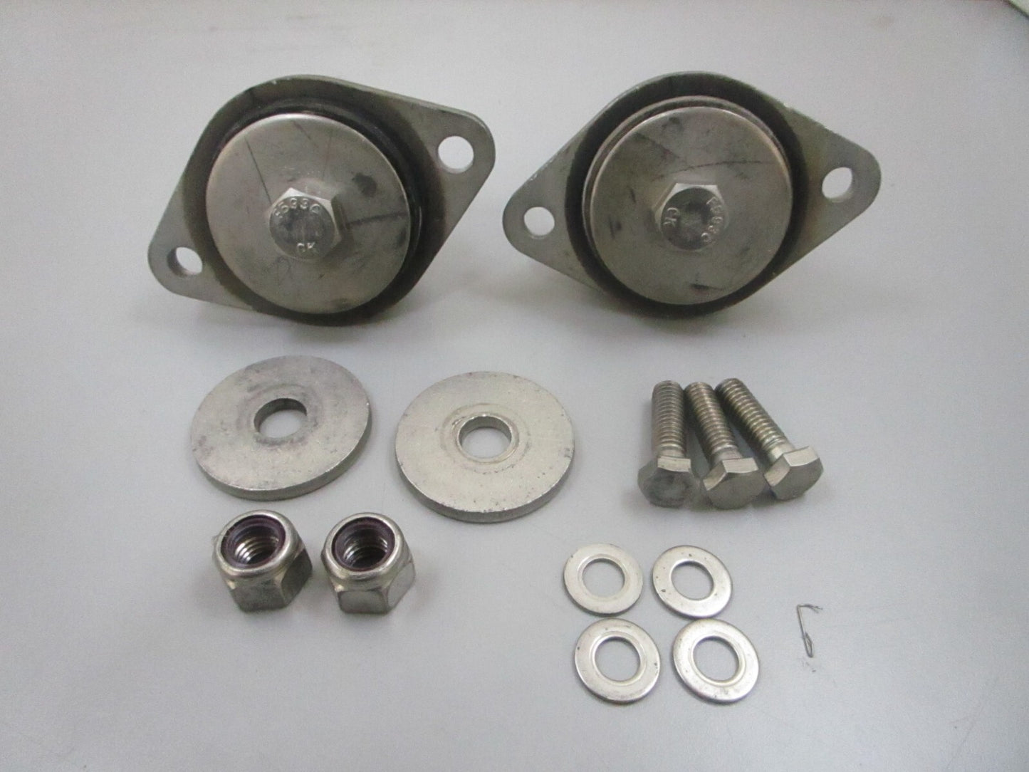 *NEW OEM* 0810 Volvo Penta  *Incomplete* Rear Mount Kit 3857439