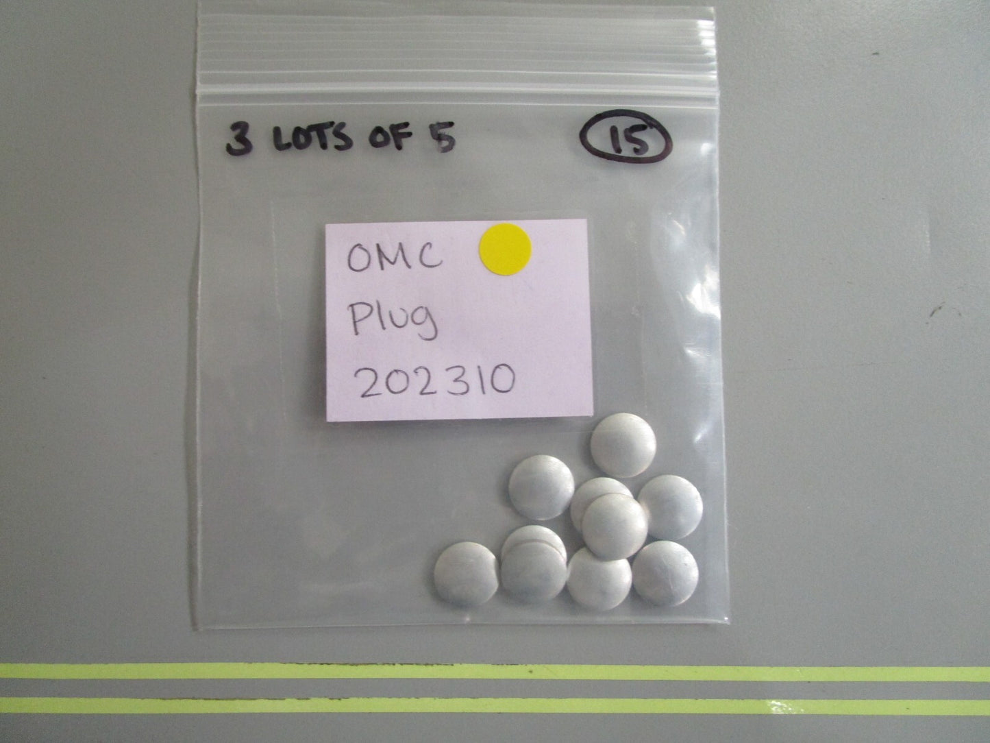 *NEW OEM* (LOT OF 5) 0810 OMC Johnson Evinrude Plug 202310 0202310