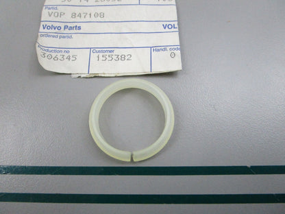 NEW OEM 847108 Volvo Penta Retainer Ring 0810