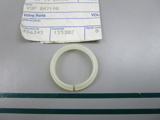 NEW OEM 847108 Volvo Penta Retainer Ring 0810