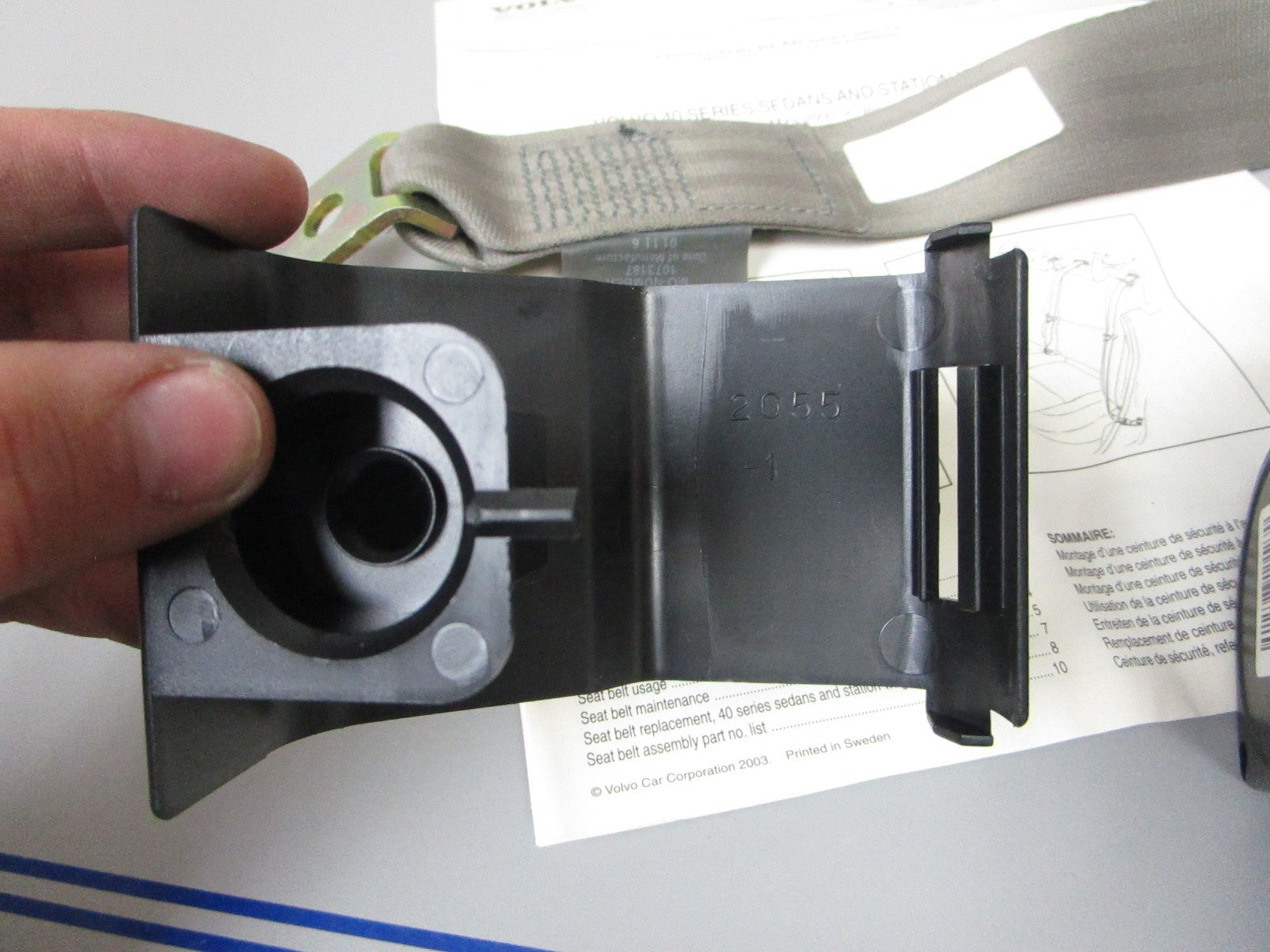 NEW OEM 30631112 Volvo Penta 2000- 2004 S40 Rear Center Seat Belt 0720