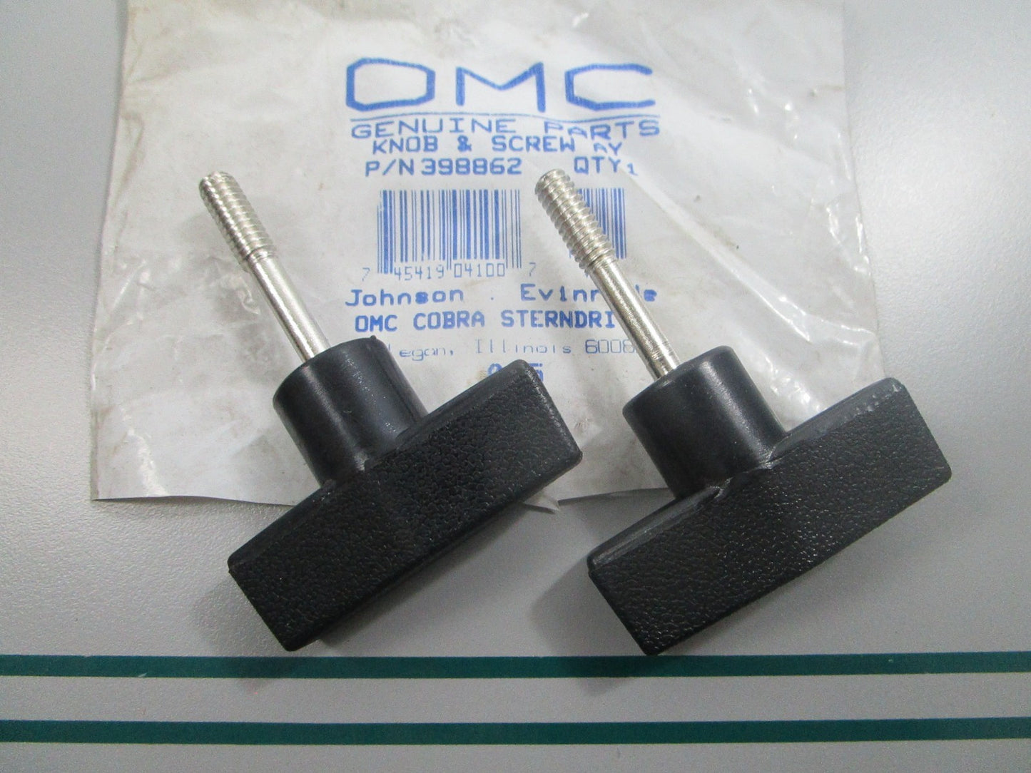 NEW OEM (LOT OF 2) 398862 0398862 OMC Johnson Evinrude Knob & Screw 0810