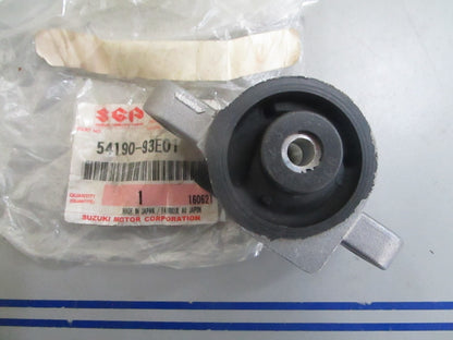 *NEW OEM* 0820 Suzuki Port Upper Mount 54190-93E01