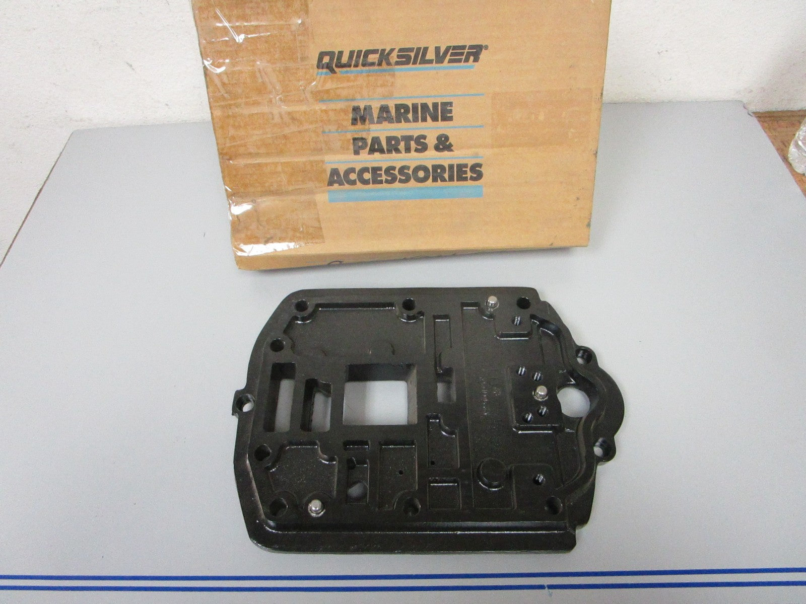 NEW OEM 820194A1 Mercury Force 90 120 hp 1995 1996 1997 Exhaust Plate 0720