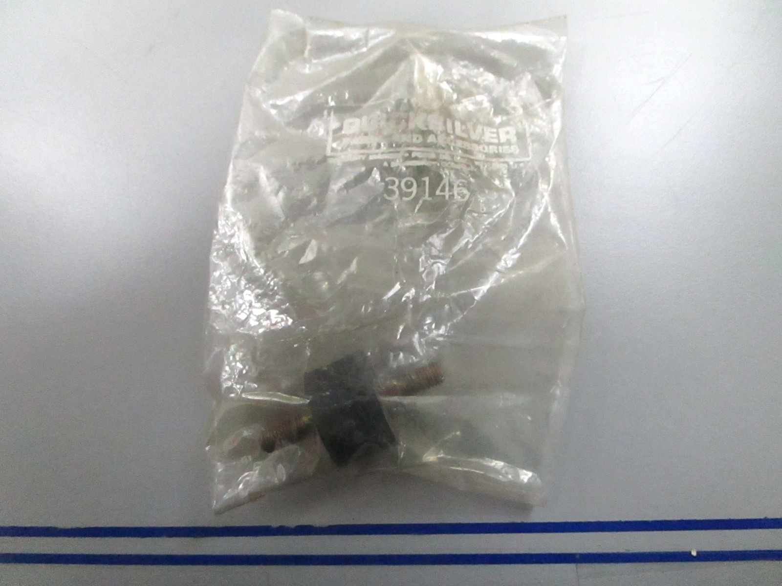 *NEW OEM* 0810 Mercury Quicksilver Mount 39145