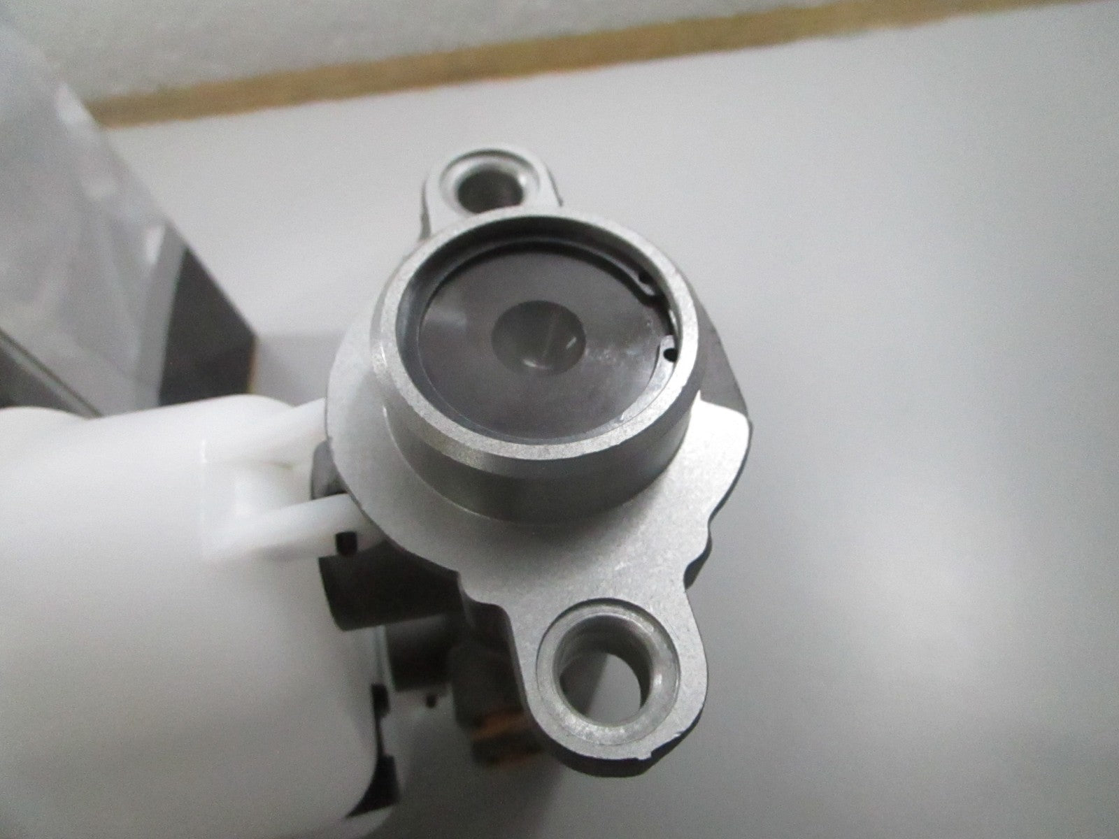 NEW Carquest Wearever MCA630035 New Master Brake Cylinder 0720