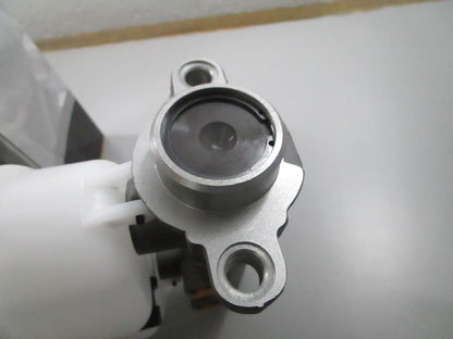NEW Carquest Wearever MCA630035 New Master Brake Cylinder 0720