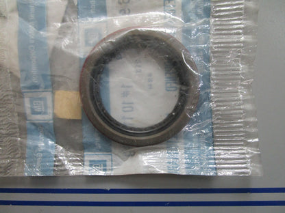 *NEW OEM* 0820 Volvo Penta Front Oil Seal 3853341