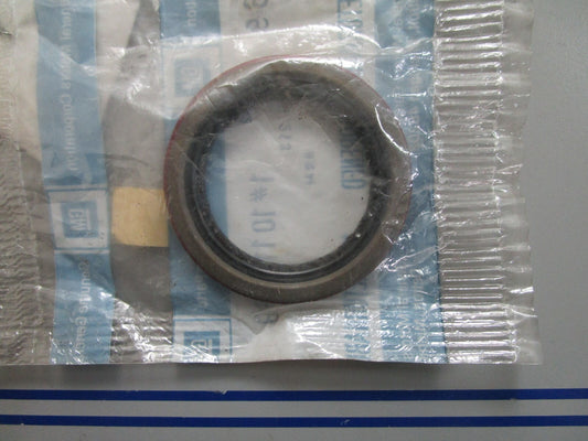 *NEW OEM* 0820 Volvo Penta Front Oil Seal 3853341