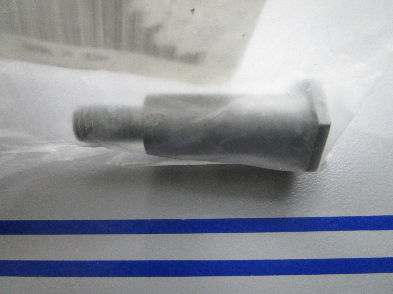 *NEW OEM* 0810 Yamaha Bolt 90109-08M90-00