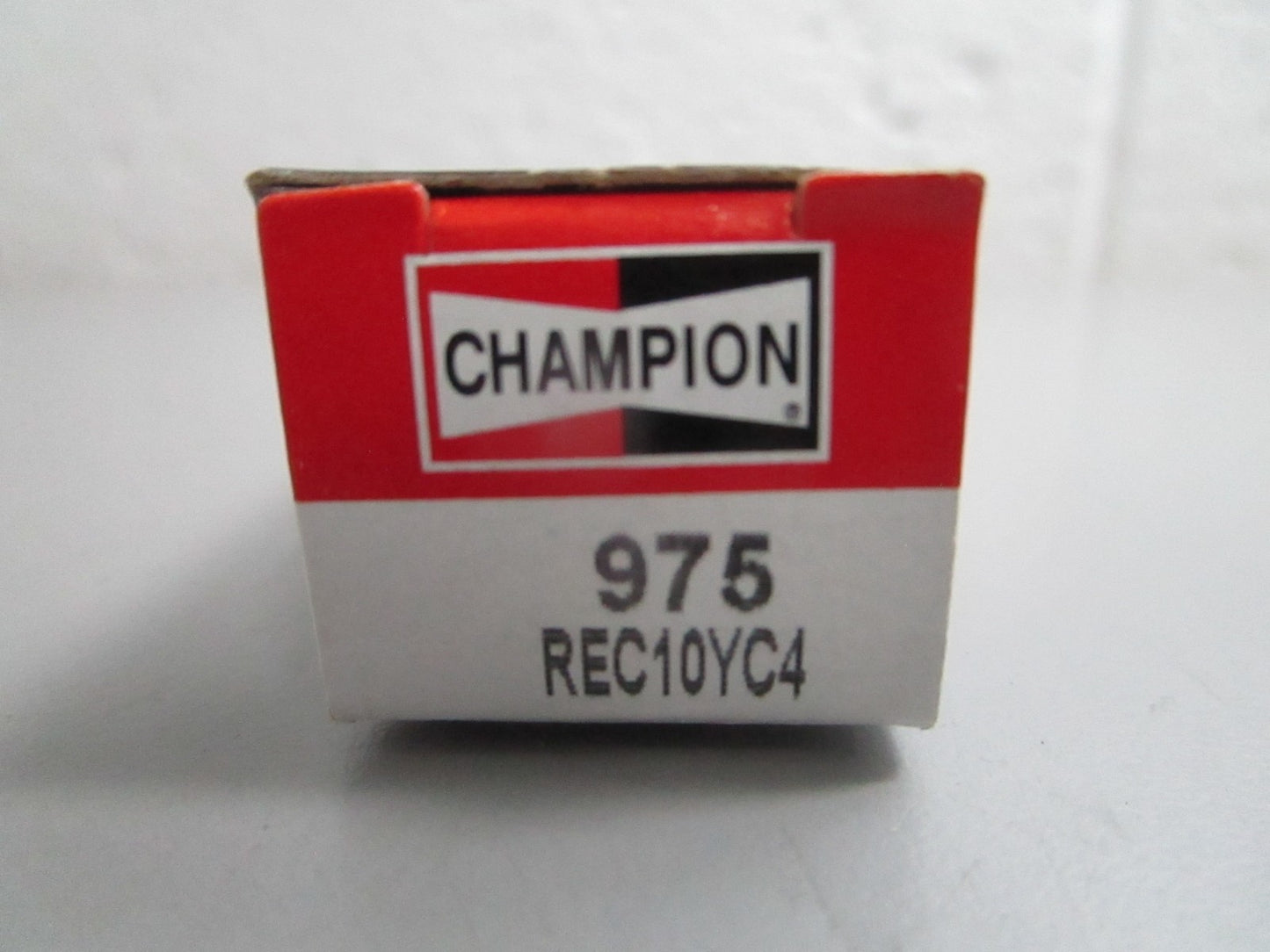 *NEW* (LOT OF 8) 0820 Champion Spark Plug REC10YC4
