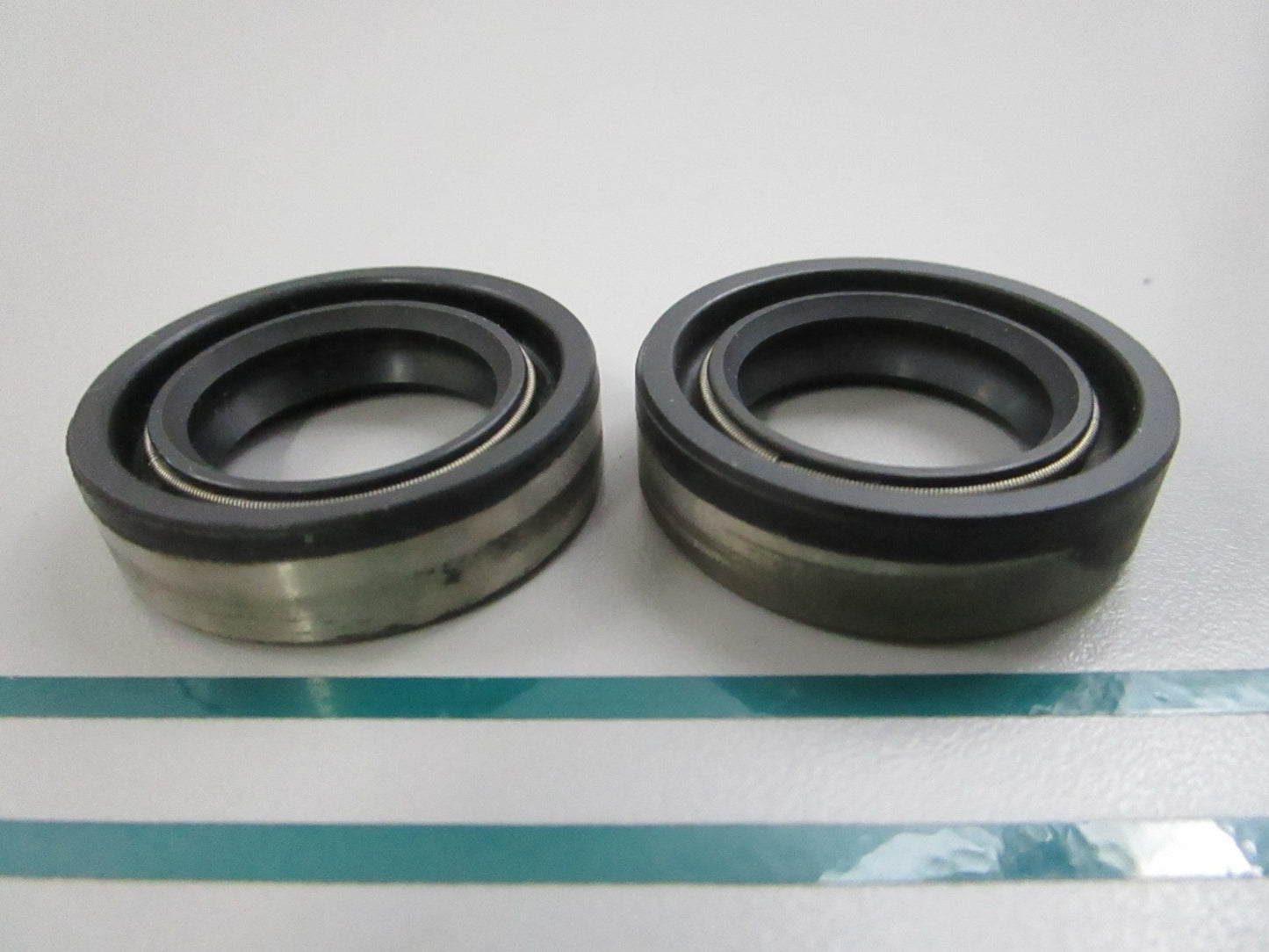 NEW OEM (LOT OF 5) F522118 Mercury Quicksilver Oil Seal 0810