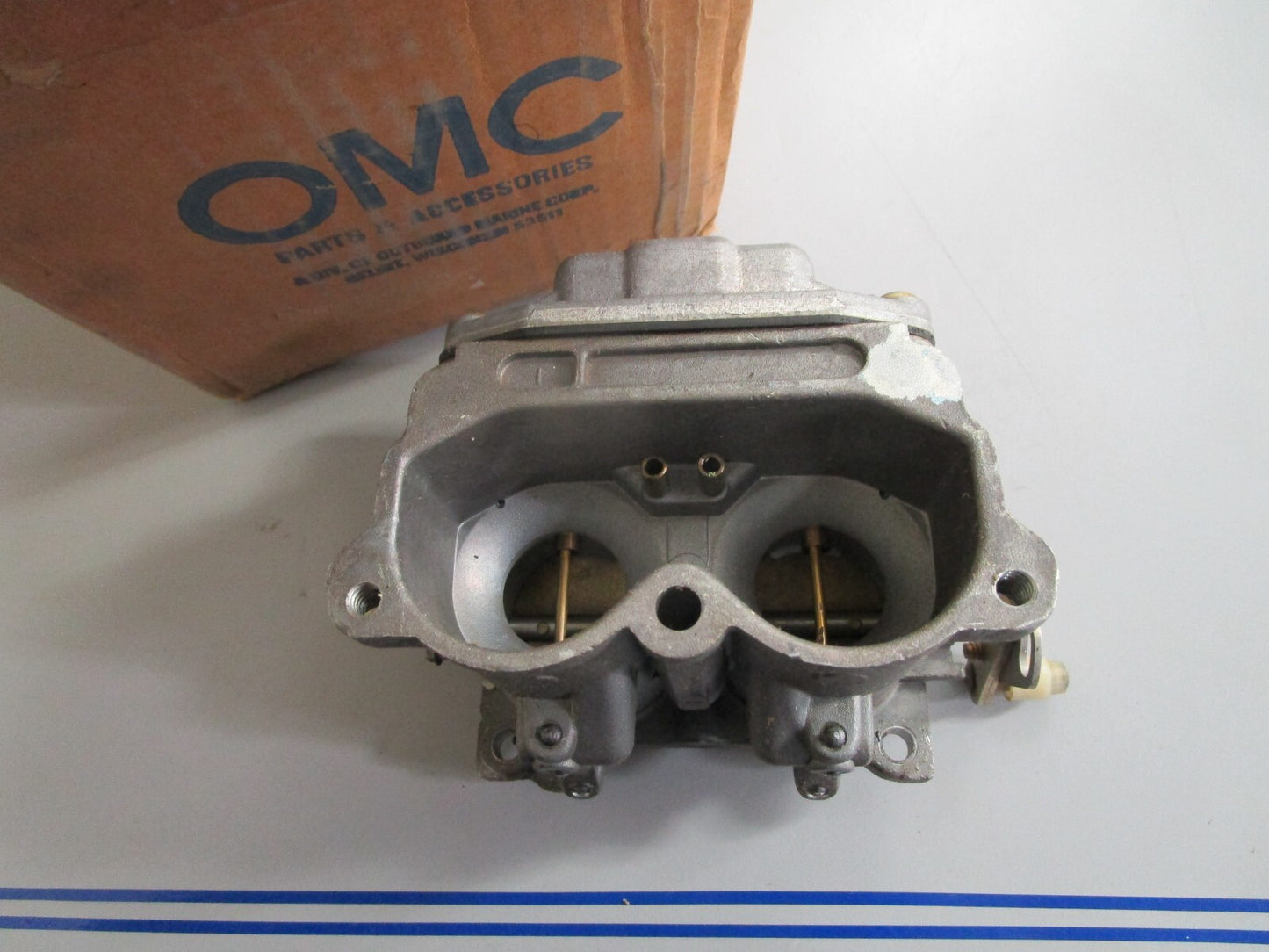 *NEW OEM* 0820 OMC Johnson Evinrude 80' 81' 150 200HP Center Carburetor 390402