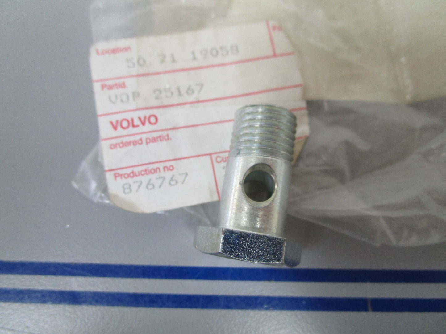 *NEW OEM* 0810 Volvo Penta Hollow Screw 25167