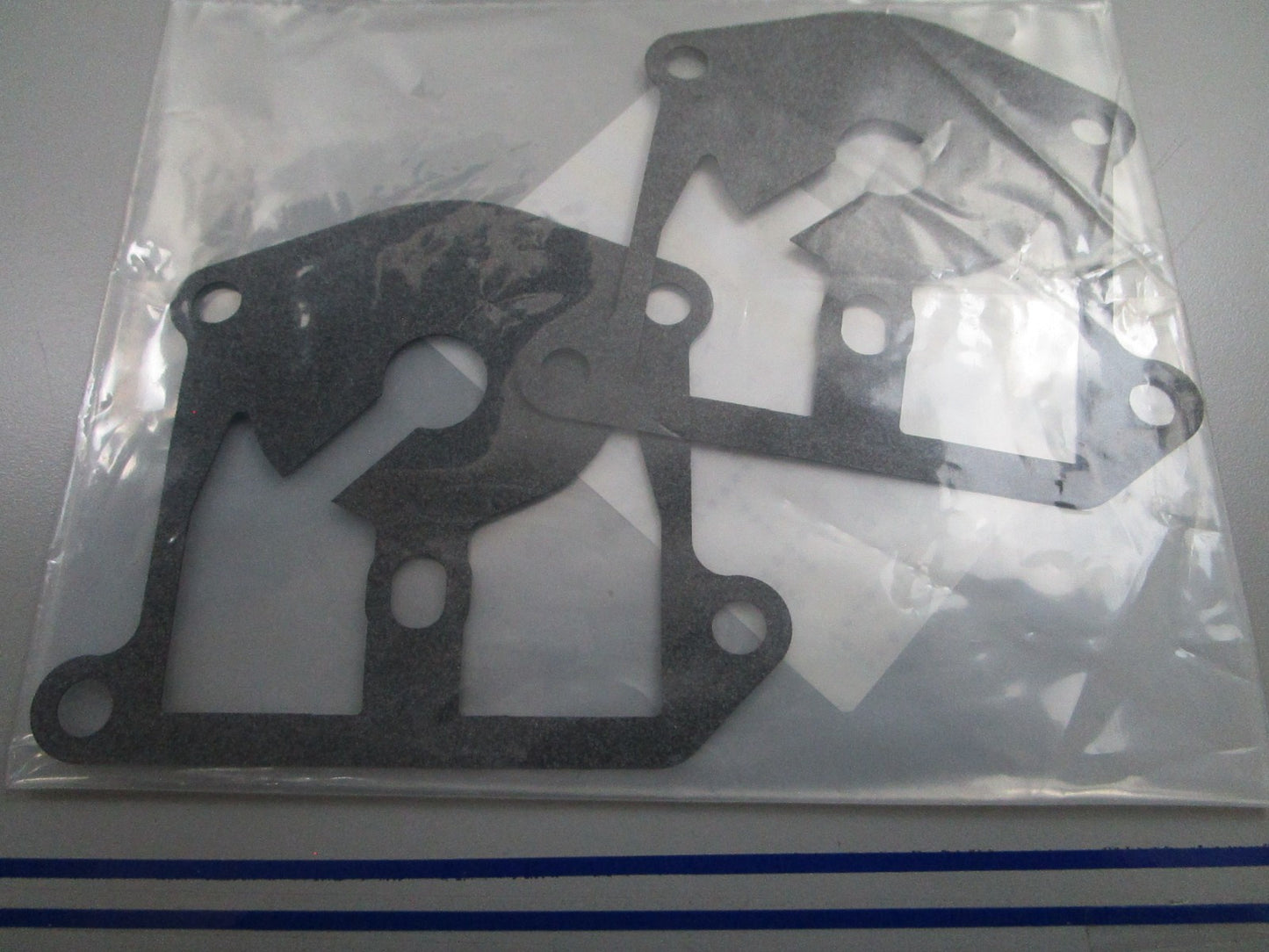 *NEW OEM* (LOT OF 2) 0810 OMC Johnson Evinrude Gasket 3853654