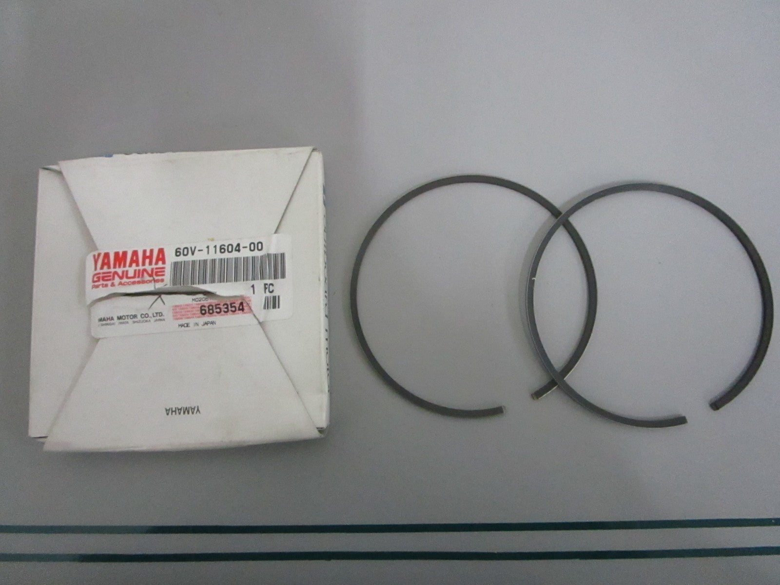 NEW OEM 60V-11604-00-00 Yamaha 2 Piston Ring Set 0820