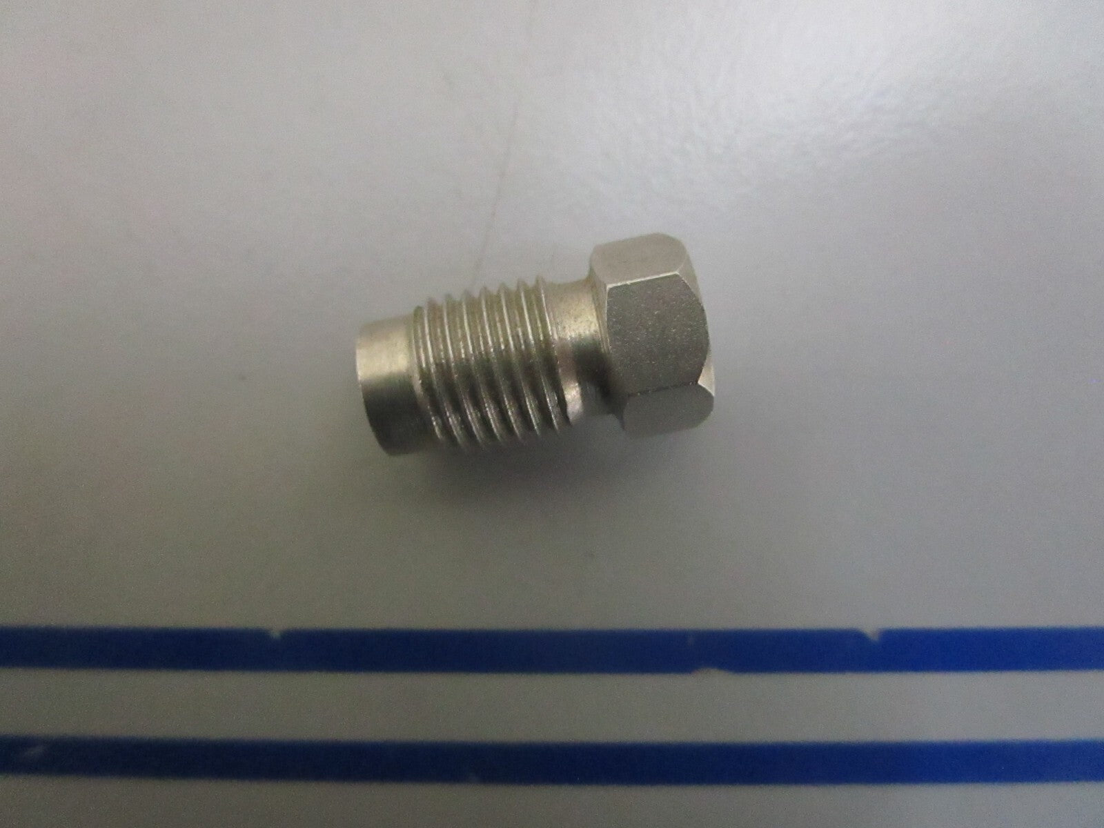 *NEW OEM* 0820 Volvo Penta Plug 852879