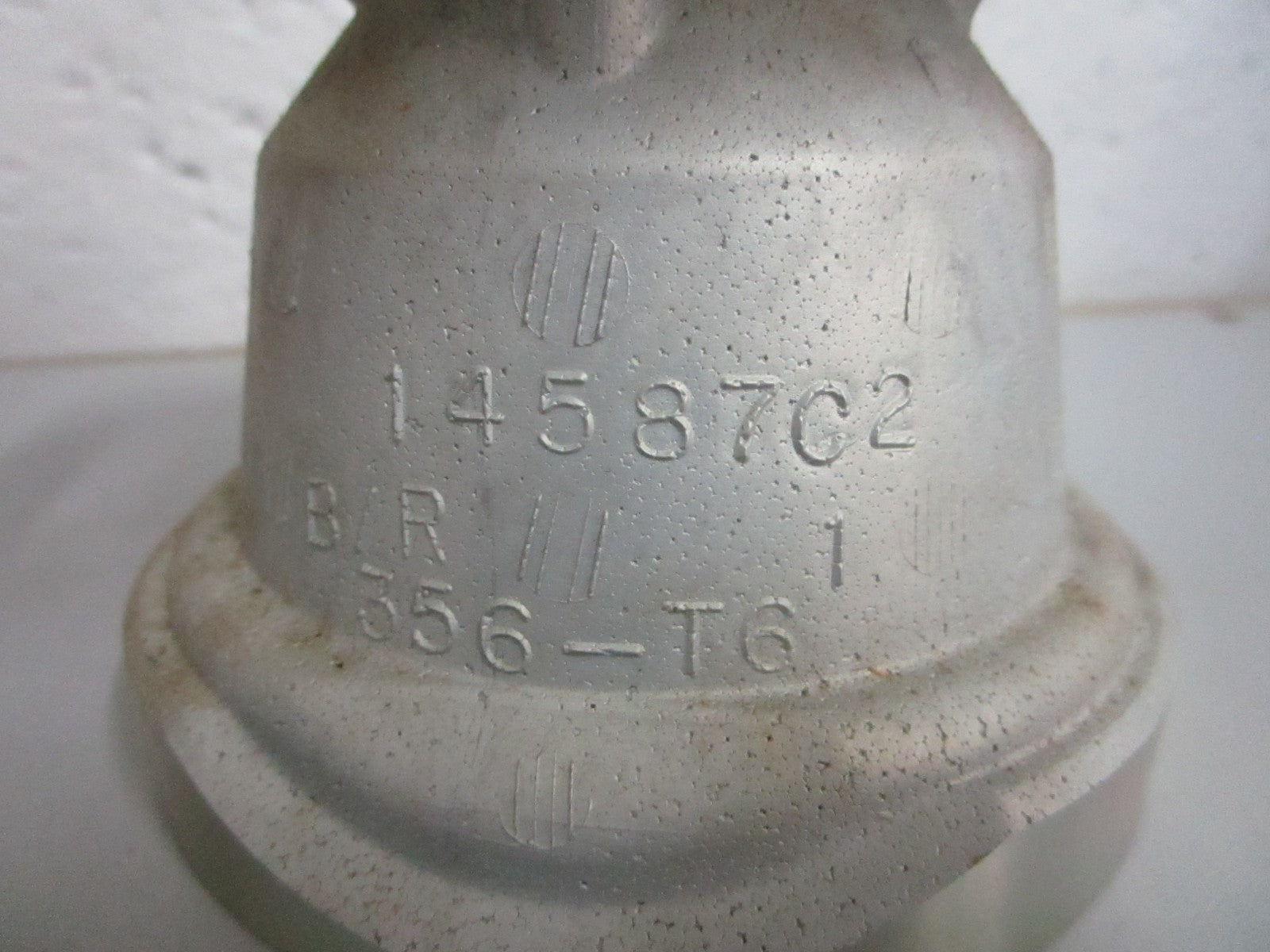 *NEW OEM* 0820 Mercury Quicksilver Bearing Carrier 14587A5
