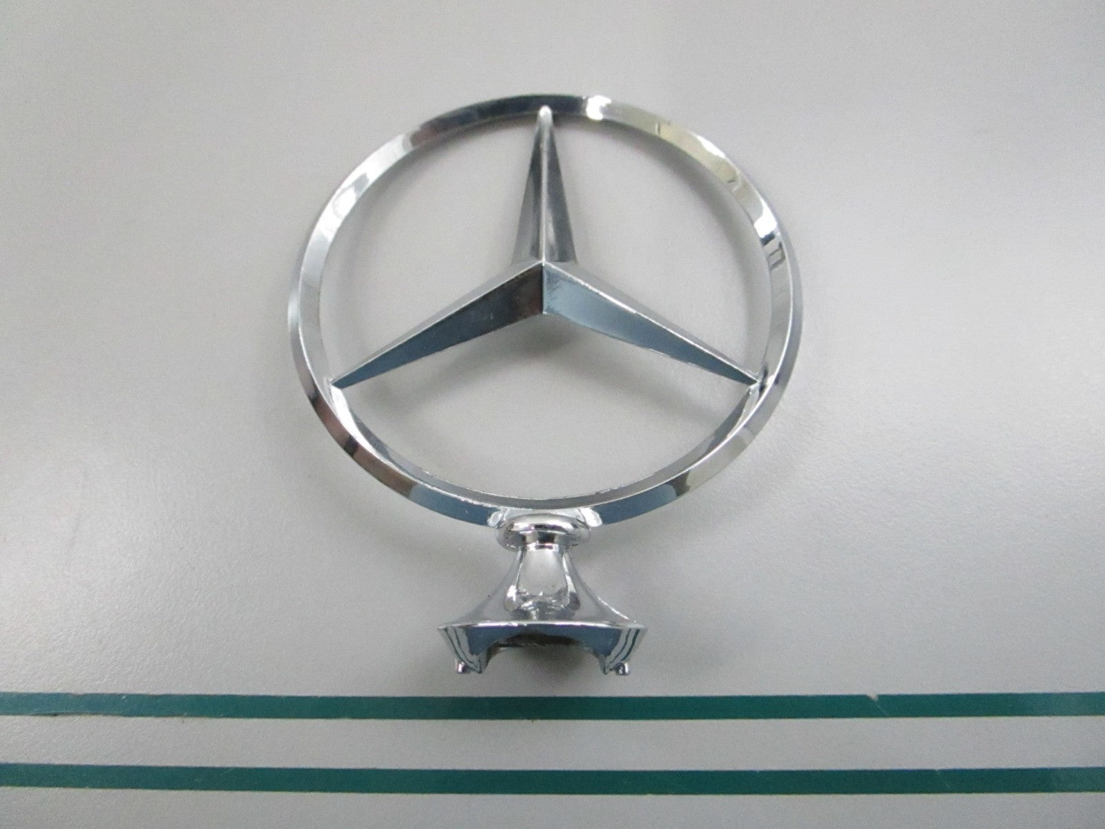NEW OEM A1155860188 Mercedes-Benz Hood Ornament 0810