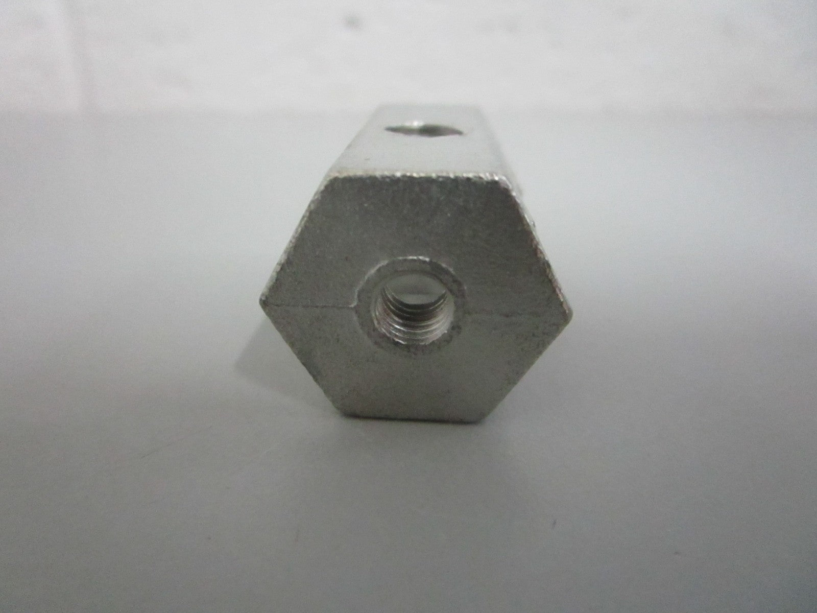 NEW OEM 340373 0340373 OMC Johnson Evinrude Pivot 0820