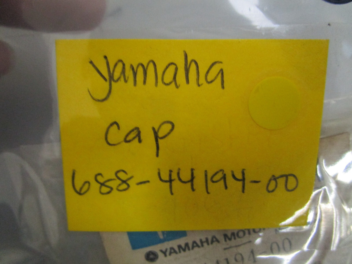 *NEW OEM* 0750 Yamaha CAP 688-44194-00