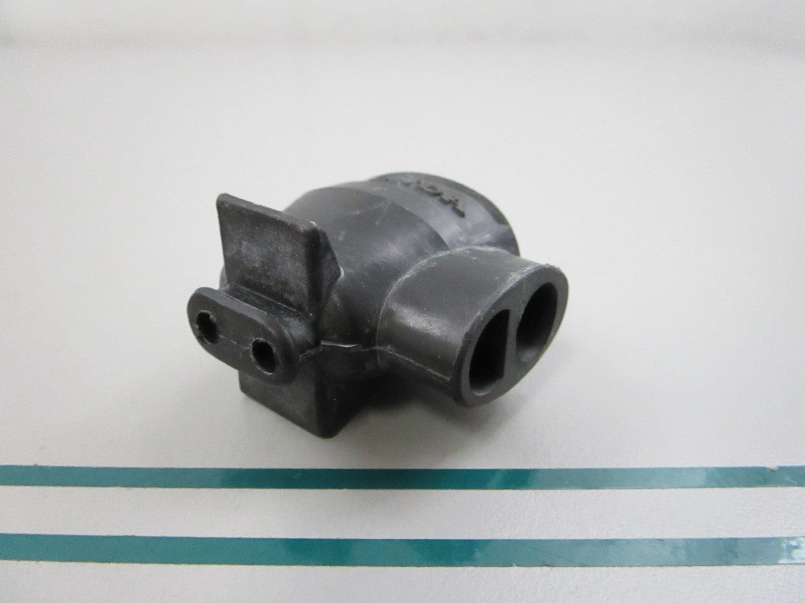 NEW OEM 31652-881-004 Honda Receptacle Plug 0810