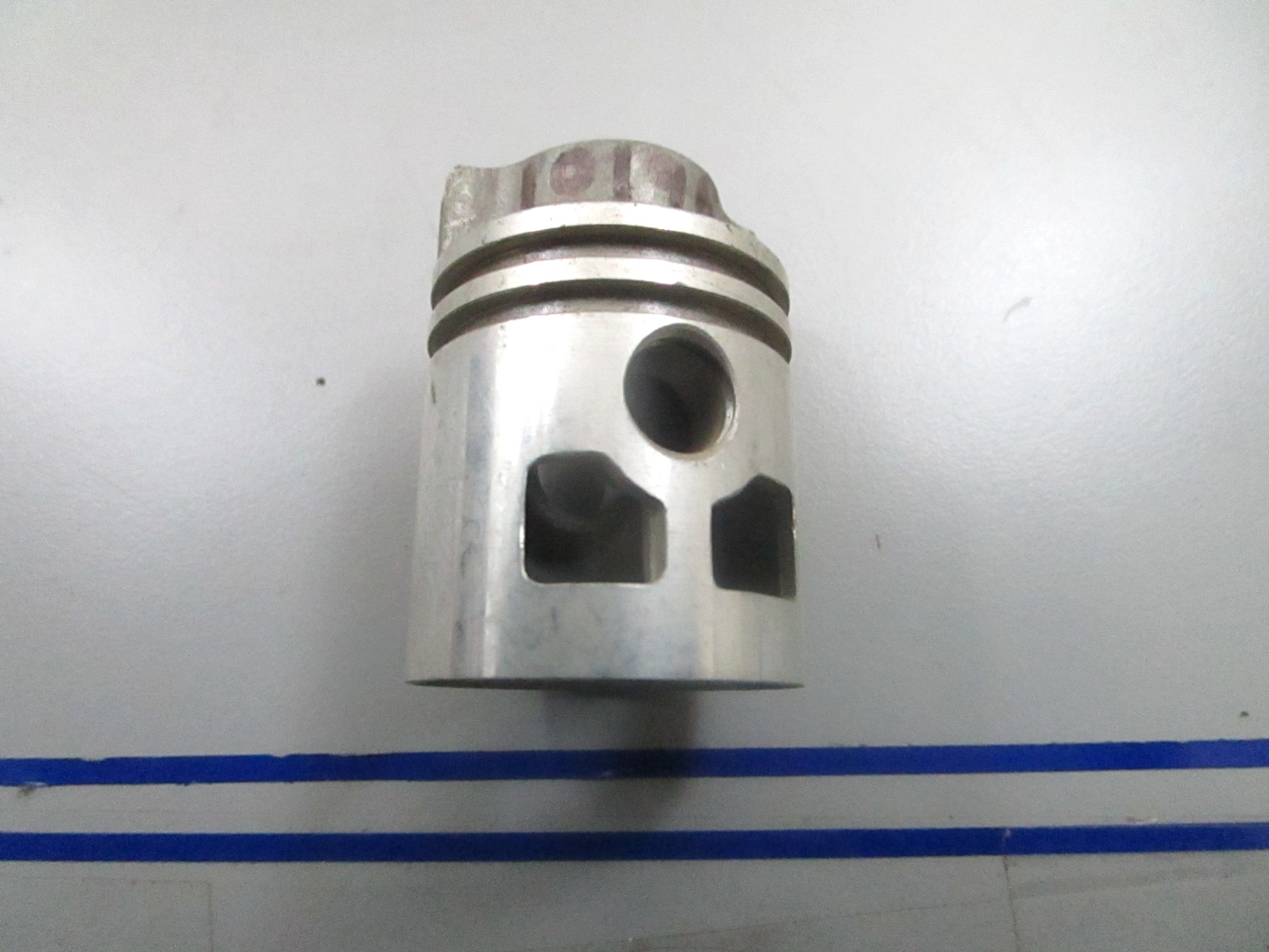 *NEW OEM* 0810 OMC Johnson Evinrude Piston 101963 0101963